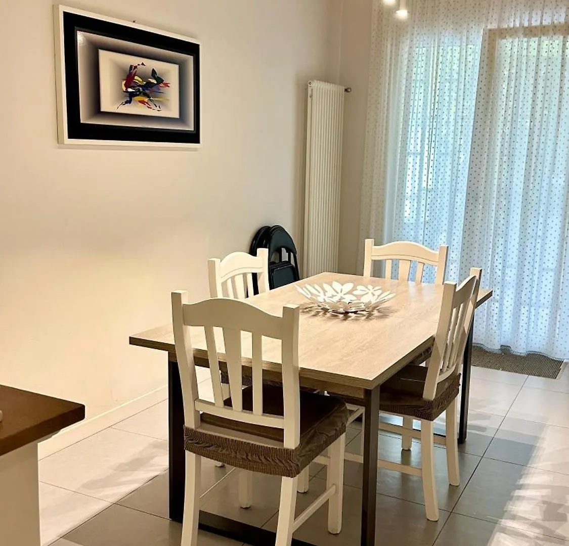 Apartment Giardino Lussemburgo, Elegante E Confortevole Appartamento Tra Mondello E Il Centro Storico Di Palermo Italy