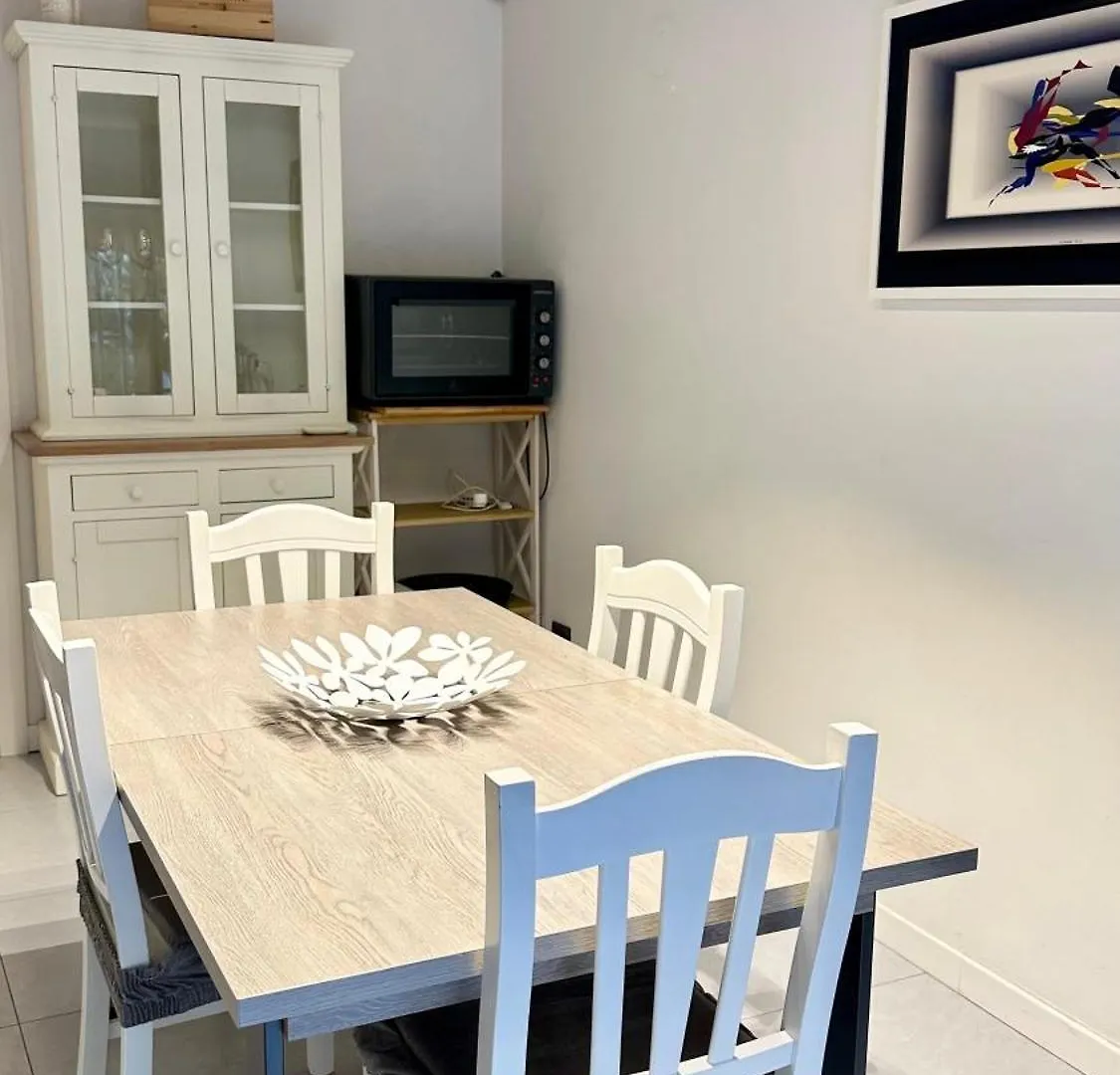 Apartment Giardino Lussemburgo, Elegante E Confortevole Appartamento Tra Mondello E Il Centro Storico Di Palermo